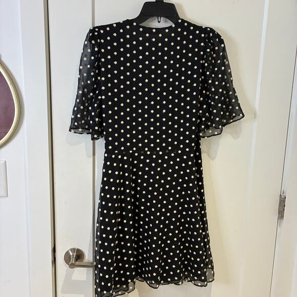 Alice + Olivia Black and White Floral Embroidered Sandra Wrap Dress Sz 6 - Picture 4 of 12